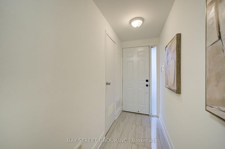 Property Photo:  33 Dundalk Drive 20  ON M1P 4X6 