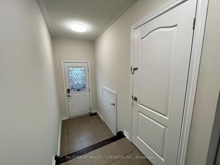 Property Photo:  41 Begonia Street 1st&Ampbsm  ON L6E 0P6 