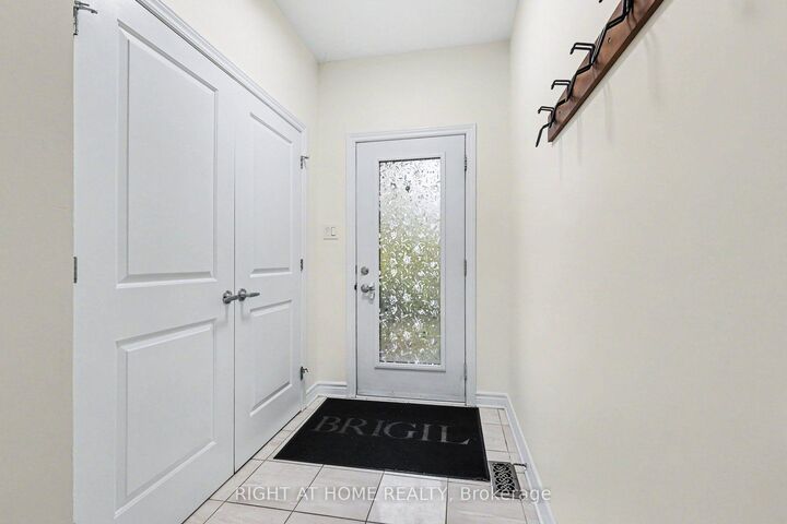 Property Photo:  285 Munro Street  ON K7C 0P3 