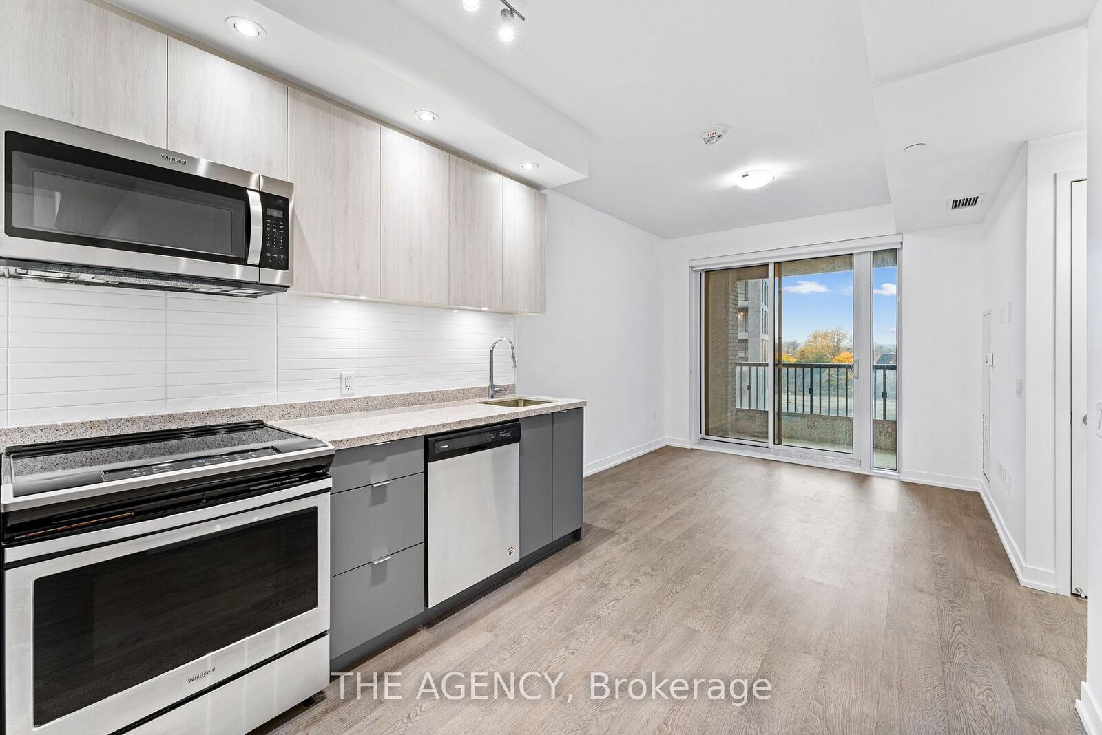 Property Photo:  8868 Yonge Street 307E  ON L4C 0T4 