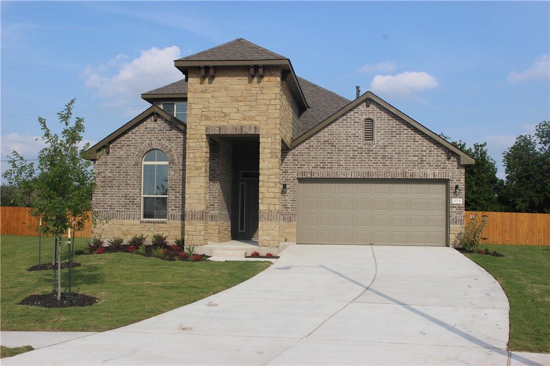 Property Photo:  1024 Palo Duro Cove  TX 78664 