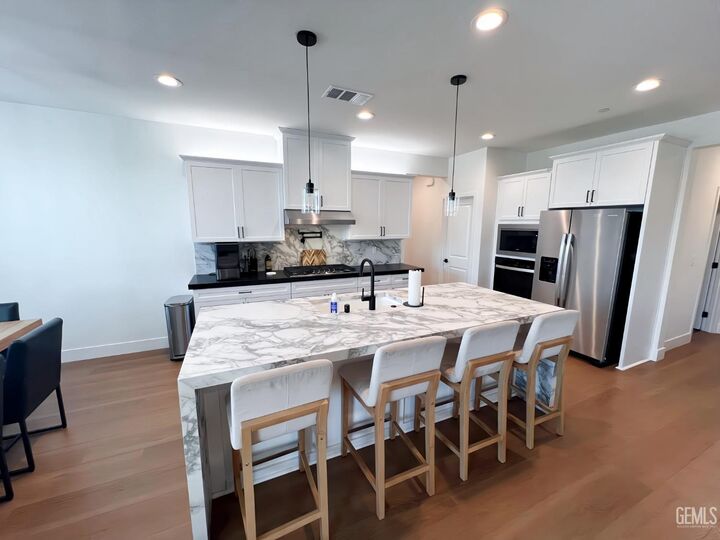 Property Photo:  16525 Chloe Court  CA 93314 