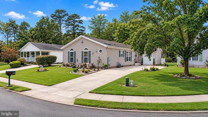 Property Photo: 123 Aberdeen Court NJ 08330