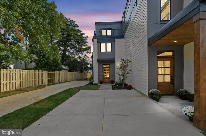 Property Photo:  1225 N Quincy Street  VA 22201 