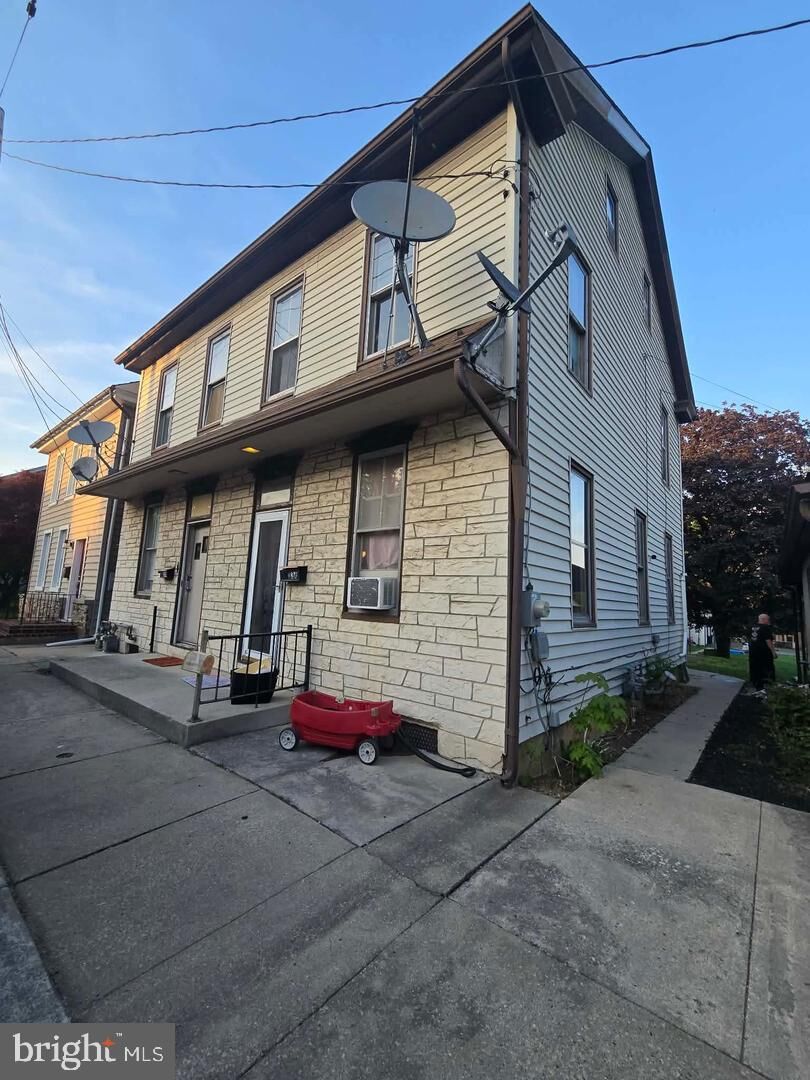 Property Photo:  36 N Railroad Street  PA 17003 