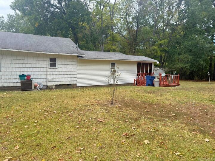Property Photo:  668 Pearl St.  AR 71701 