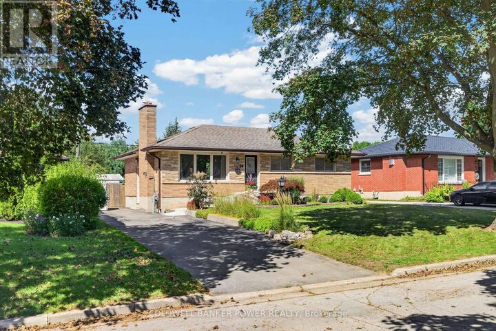 Property Photo:  34 Algonquin Crescent  ON N5W 1N4 