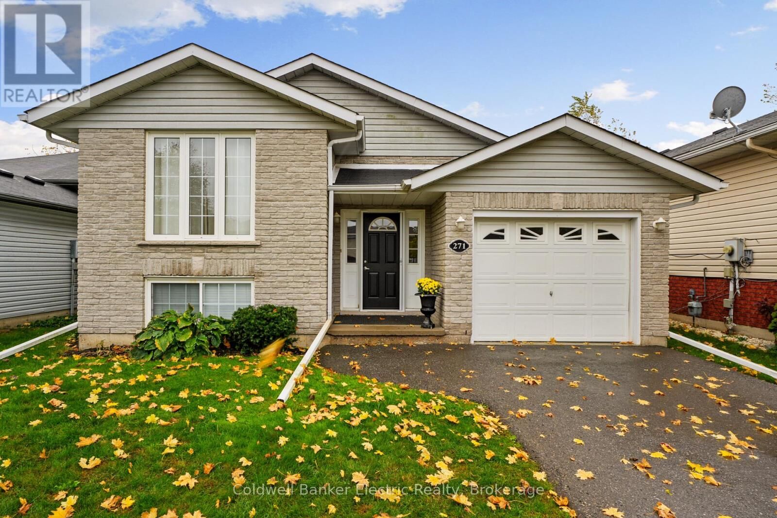 Property Photo:  271 Dainton Drive  ON K9H 7N6 