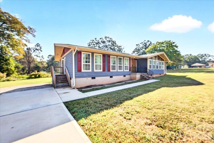 Property Photo:  1811 Little Rock Road  NC 28214 