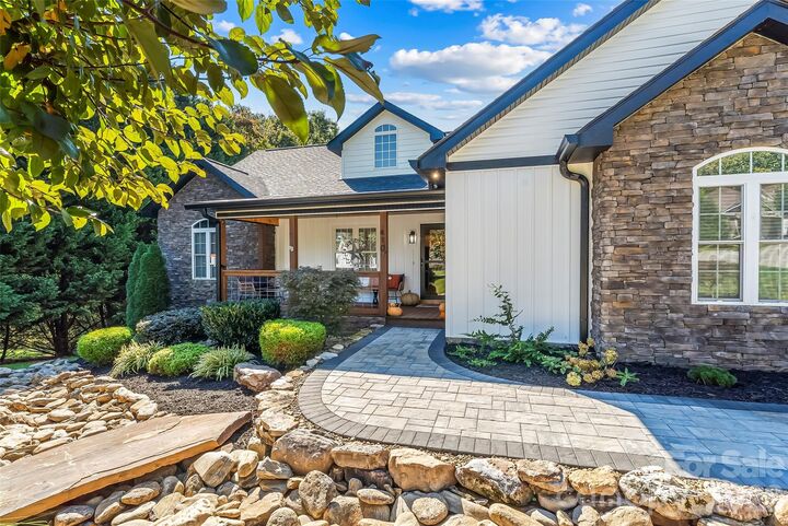 Property Photo: 410 Timberland Drive NC 28752