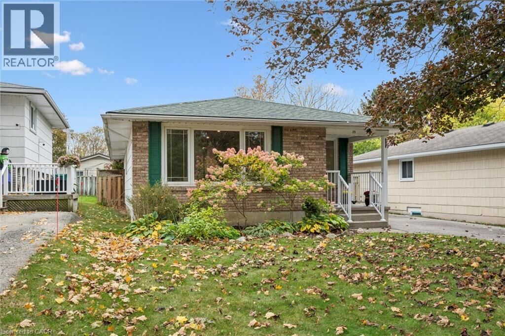 Property Photo:  35 Pepperwood Crescent  ON N2A 2R4 
