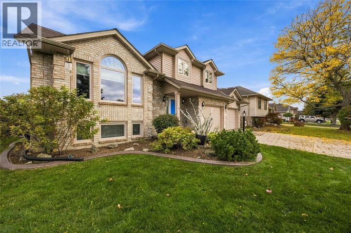 Property Photo:  568 Bentinck Drive  ON N0N 1G0 