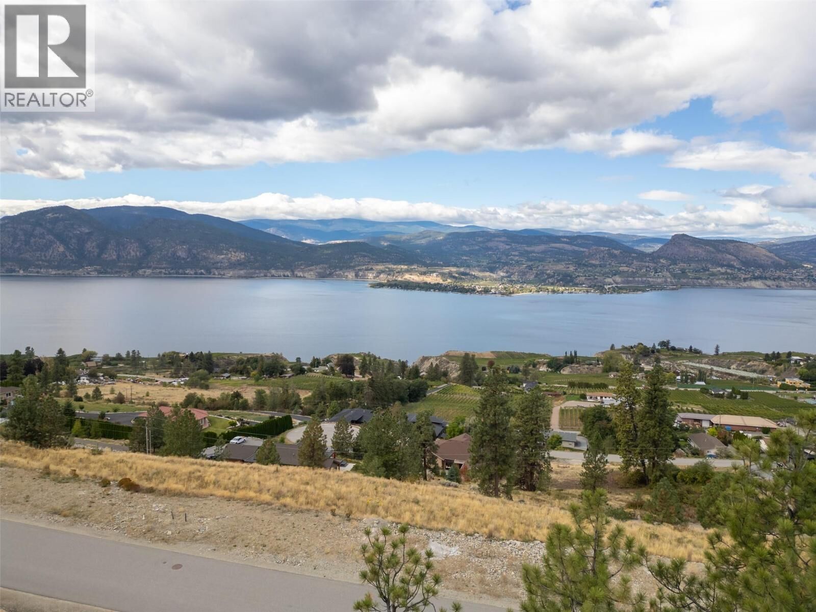 Property Photo:  2533 Kettle Ridge Way  BC V0H 1N1 