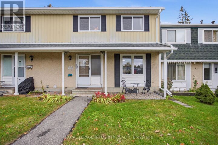 Property Photo:  1544D Beaverpond Drive  ON K1B 3R9 