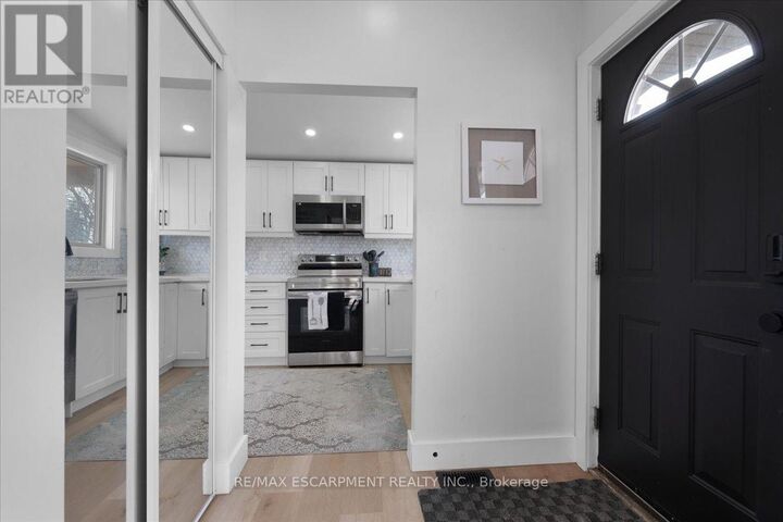 Property Photo:  37 Lilacside Drive  ON L8V 2L5 