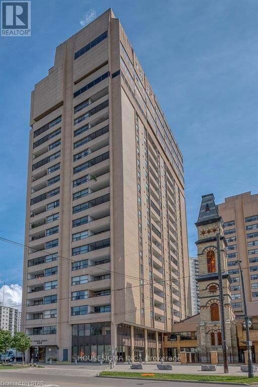 Property Photo:  389 Dundas Street 2206  ON N6B 3L5 
