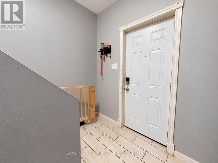 Property Photo:  128 Bethune Street  ON P7C 2G3 