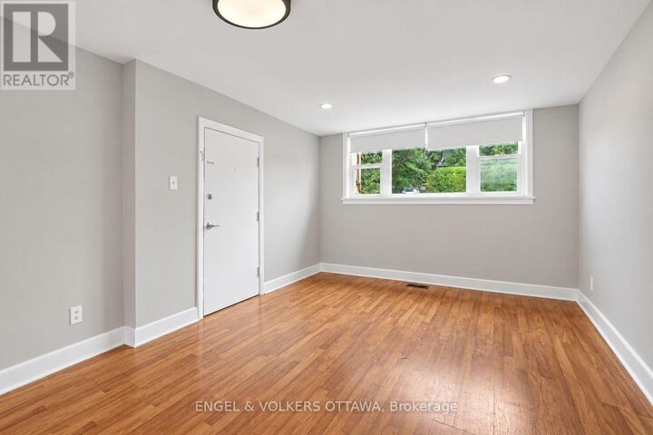 Property Photo:  527 Laderoute Avenue 1  ON K1Z 5V9 