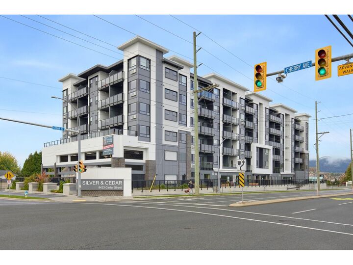 Property Photo:  8423 Cedar Street 403  BC V4S 1A1 
