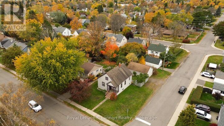 Property Photo:  100 Hill Street South  ON P7B 3V1 