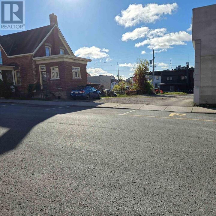 Property Photo:  7 William Street East  ON K7A 1C1 