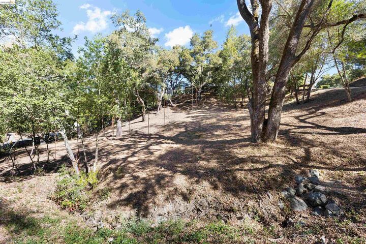 Property Photo:  822 Acalanes Rd  CA 94549 