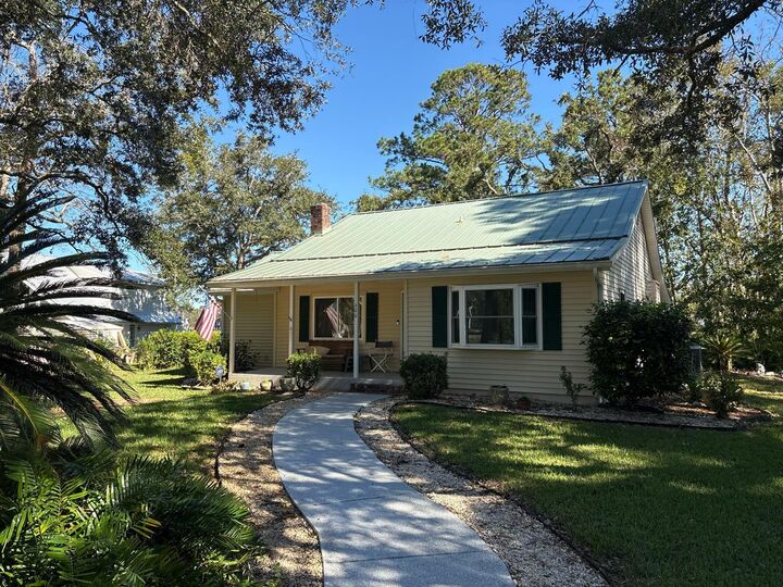 Property Photo:  600 Bay Grove Road  FL 32439 