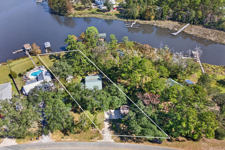 Property Photo:  600 Bay Grove Road  FL 32439 