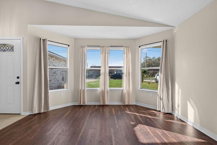 Property Photo: 1269 Jefferyscot Drive FL 32536