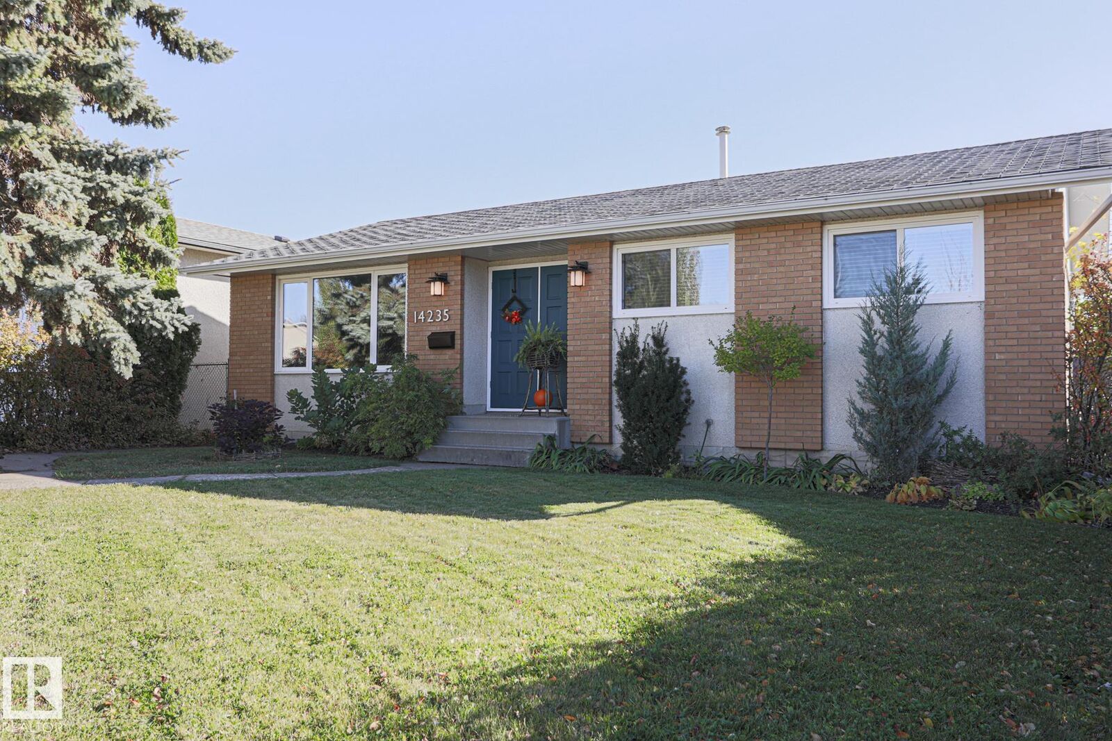 Property Photo:  14235 53 Street NW  AB T5A 1L6 