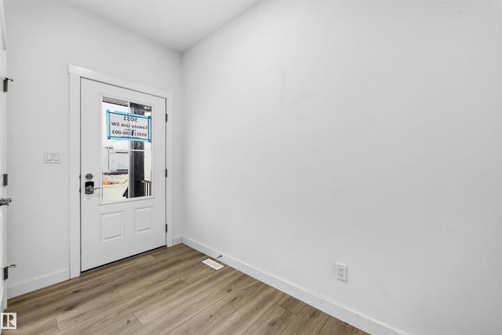Property Photo:  5031 Cawsey Link SW  AB T6W 5Y6 