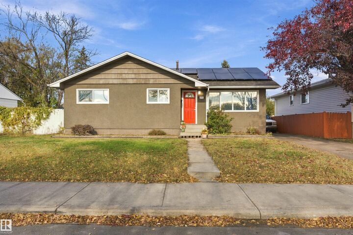 Property Photo:  5312 101 Avenue NW  AB T6A 0G8 