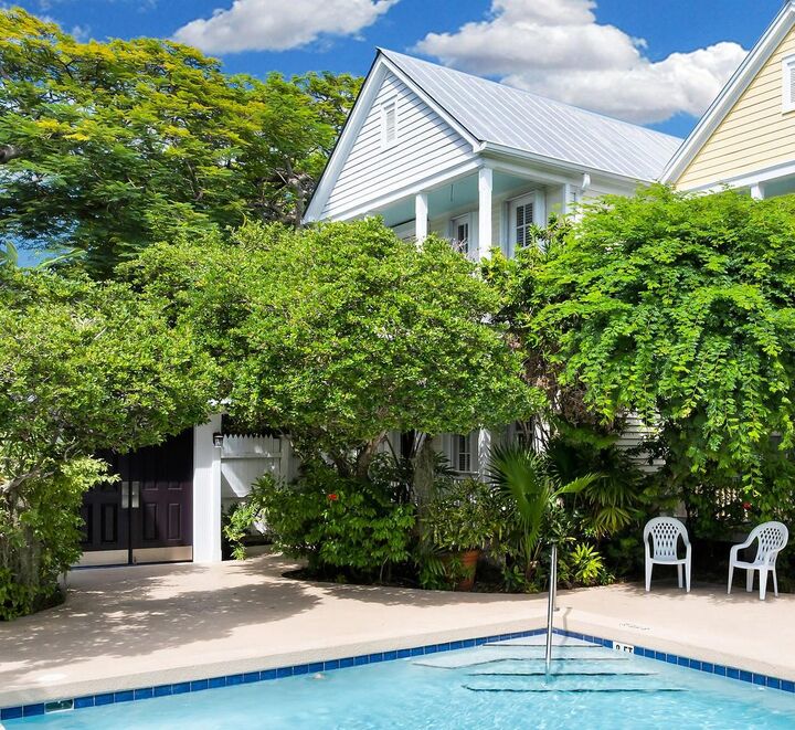 Property Photo:  606 Truman Avenue Apt 1  FL 33040 