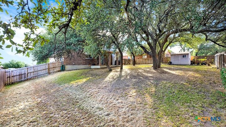 Property Photo: 425 Ponderosa Drive TX 76548