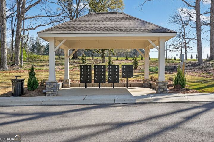 Property Photo: 5065 Denning Lane GA 30040