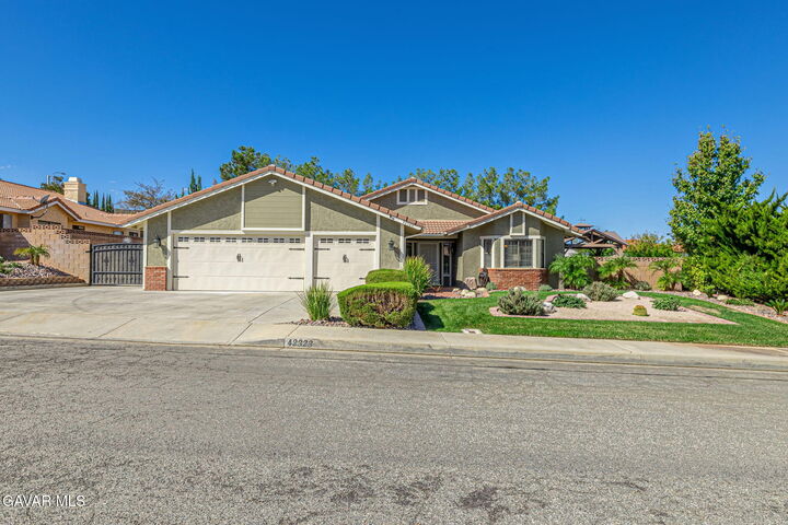 Property Photo:  42323 Camellia Drive  CA 93536 