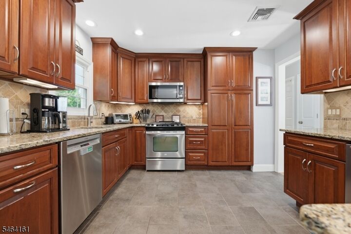 Property Photo:  1 Arlington Dr  NJ 07834 