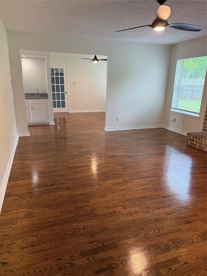 Property Photo: 2318 Aprilmont Drive TX 77498