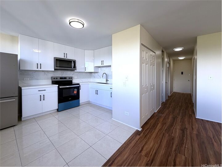 Property Photo:  5180 Likini Street 905  HI 96818 