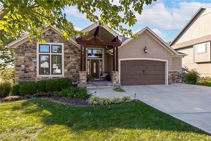 Property Photo: 5014 Bradshaw Street KS 66216