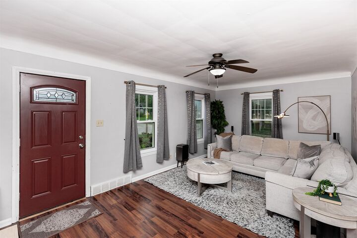 Property Photo:  3521 68th Street  IA 50322 