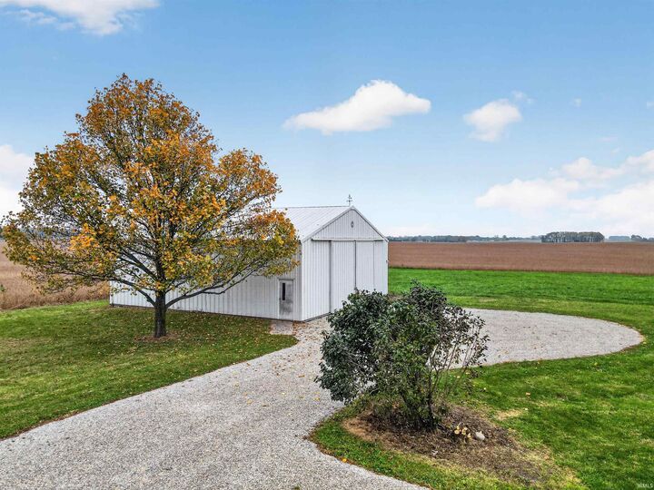 Property Photo: 8703 N 100 E IN 46750-9656