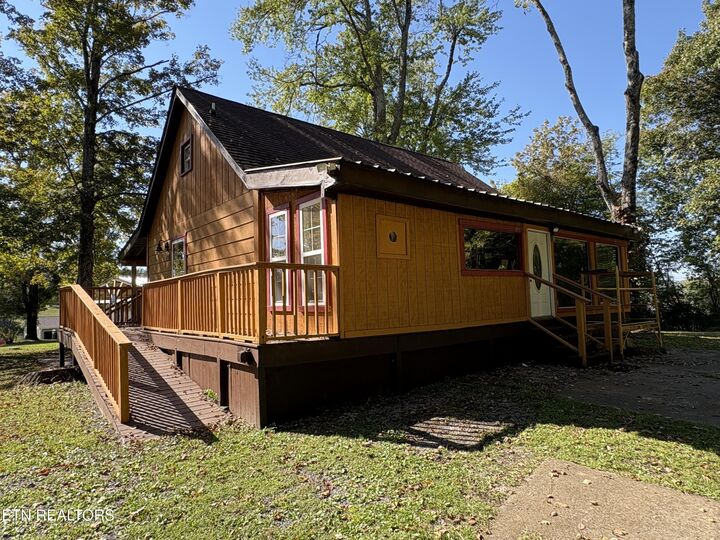 Property Photo:  6104 Roberts Rd  TN 37721 