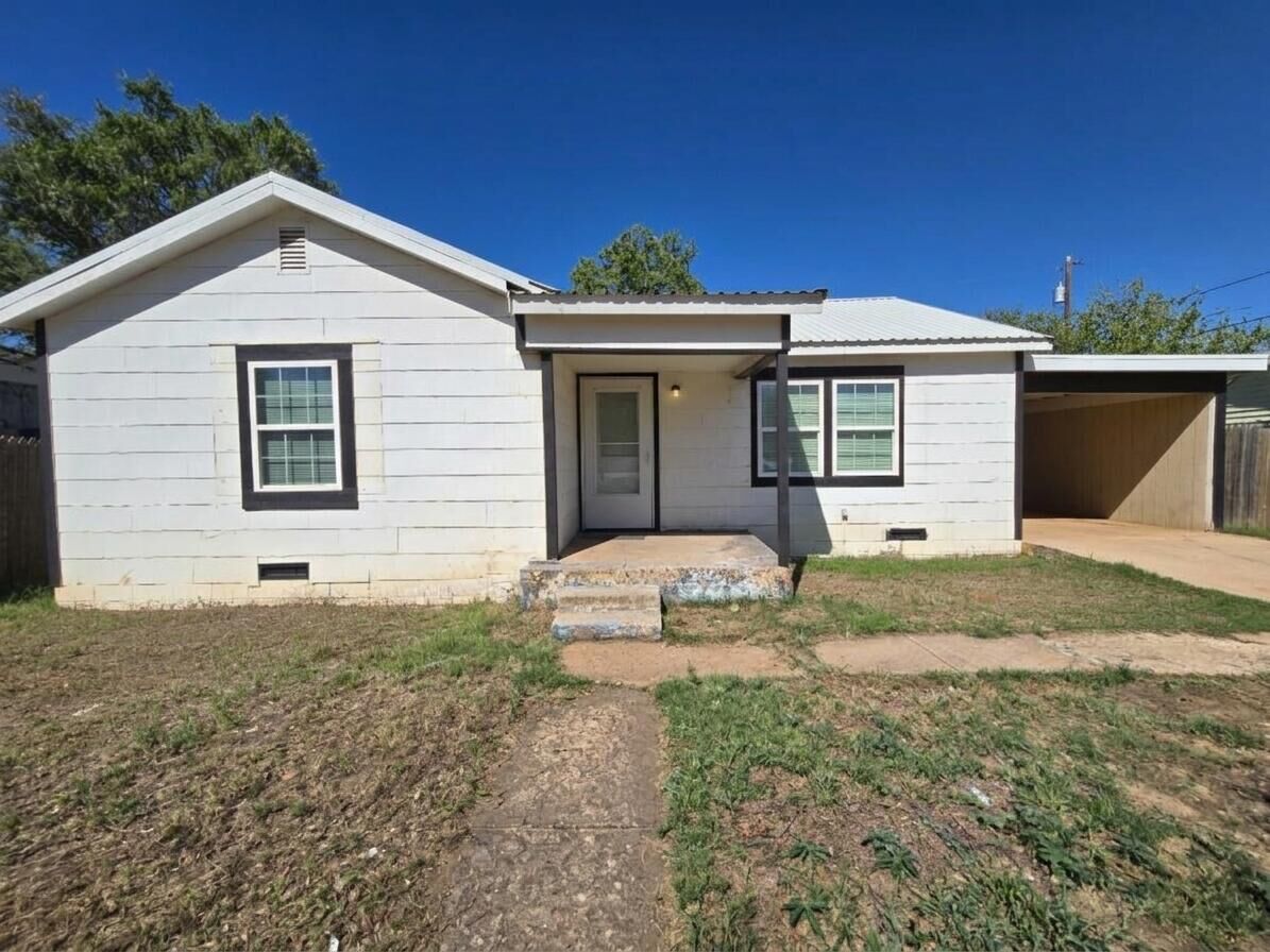 Property Photo:  1404 S 14th Street  TX 79331 