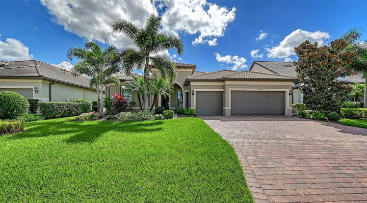 Property Photo:  6827 Gosport Cove  FL 34202 