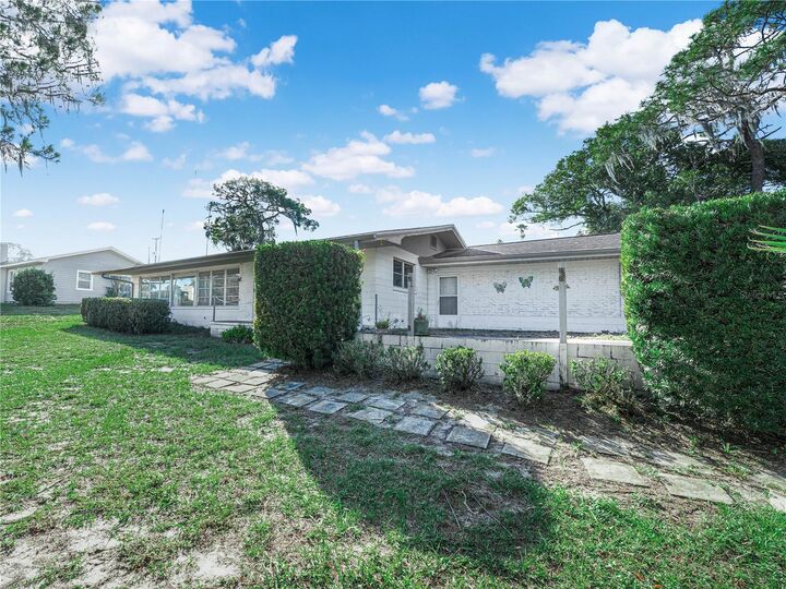 Property Photo:  20 Pine Street  FL 33827 