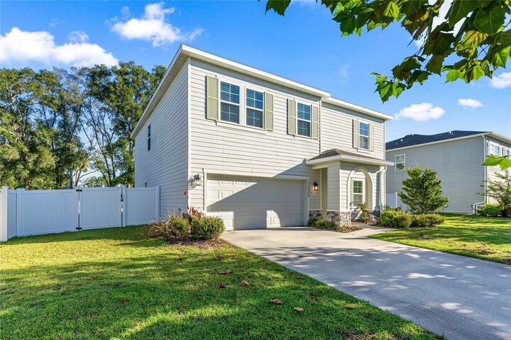 Property Photo:  17526 NW 173rd Road  FL 32615 