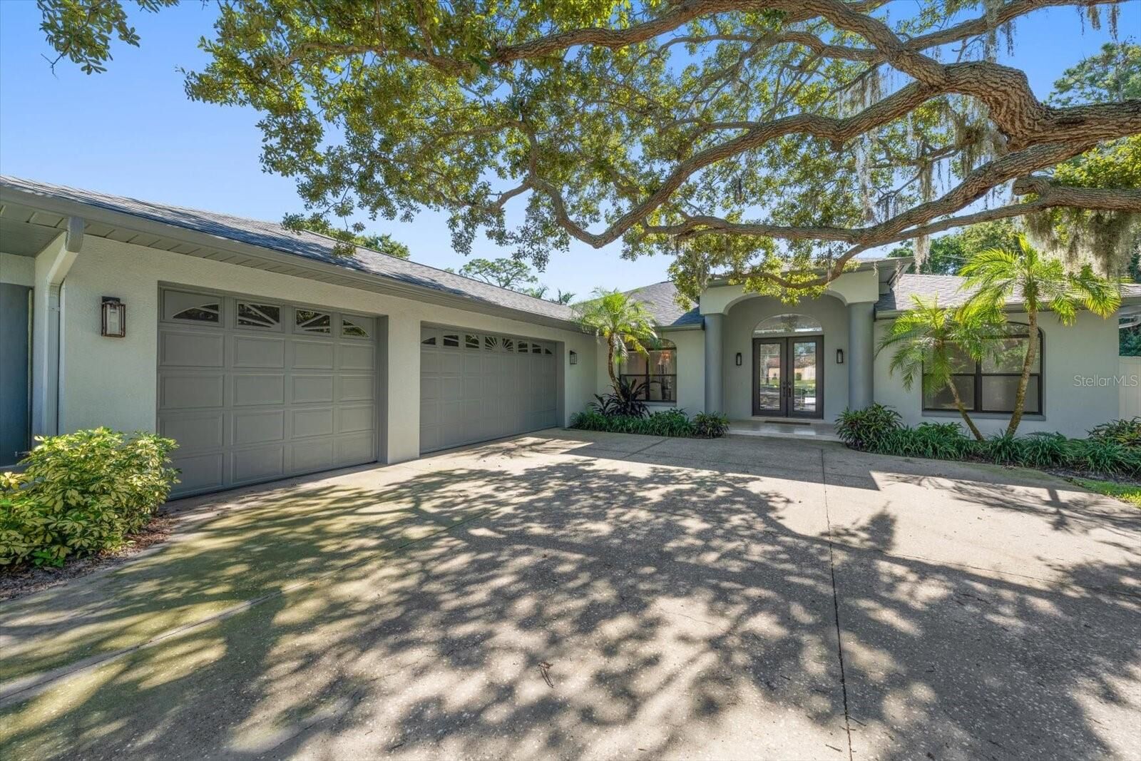 Property Photo:  2265 Kent Drive  FL 33774 