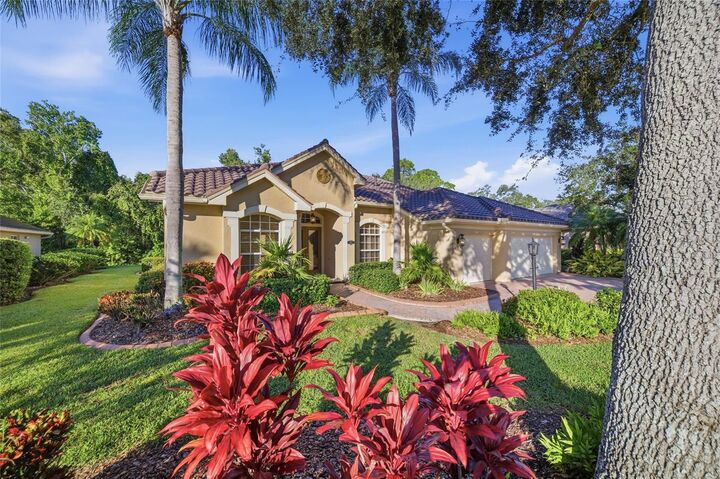 Property Photo: 6914 Treymore Court FL 34243