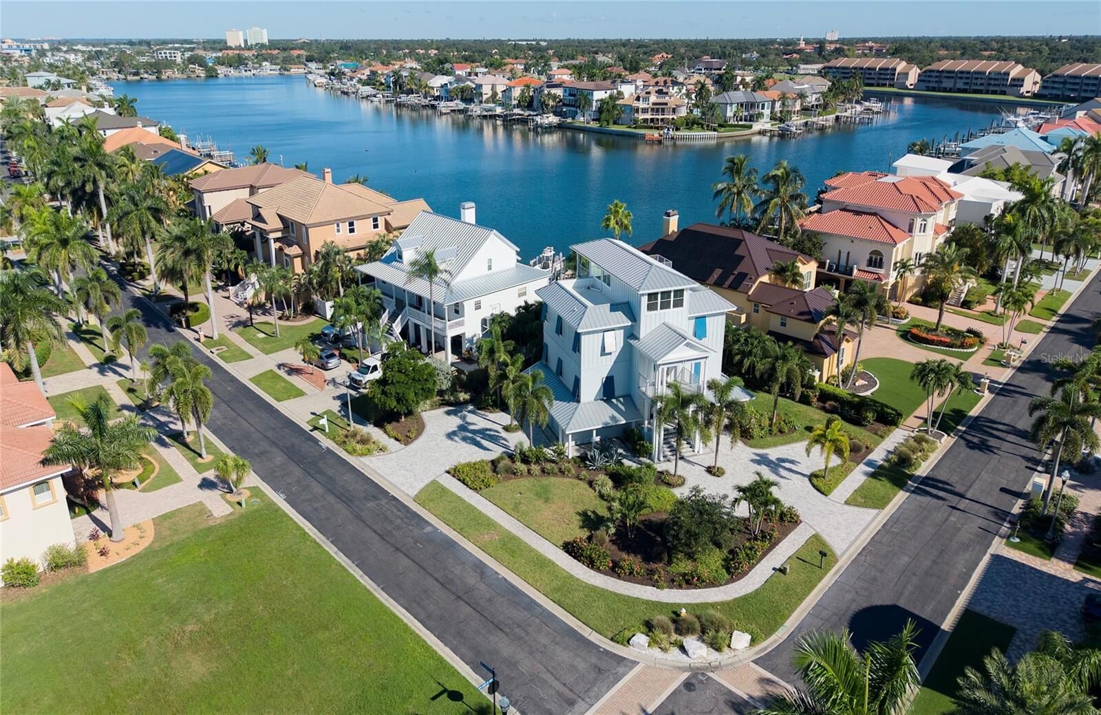 Property Photo:  2813 Kipps Colony Drive S  FL 33707 